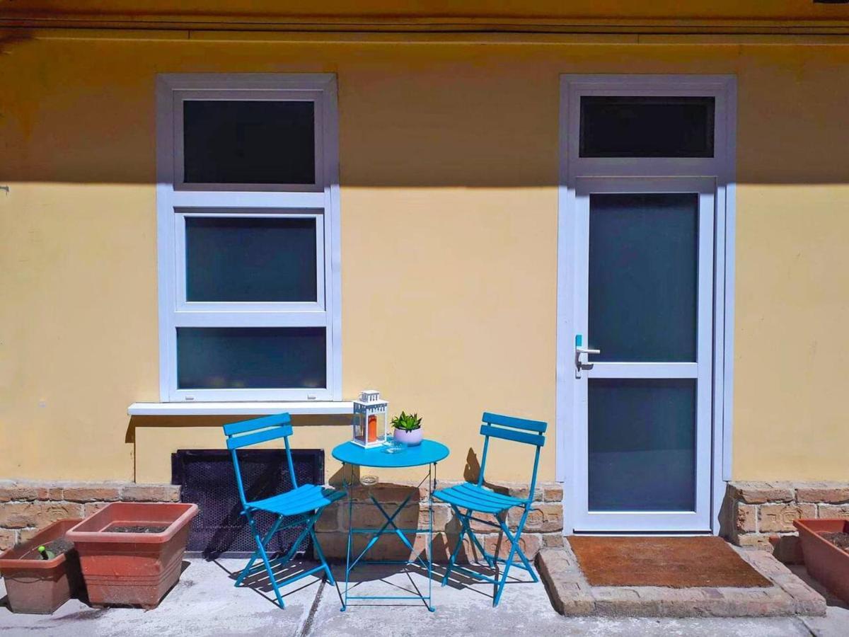 Modern Stylish 2 Bedroom Holiday Apartment Budapest Eksteriør bilde